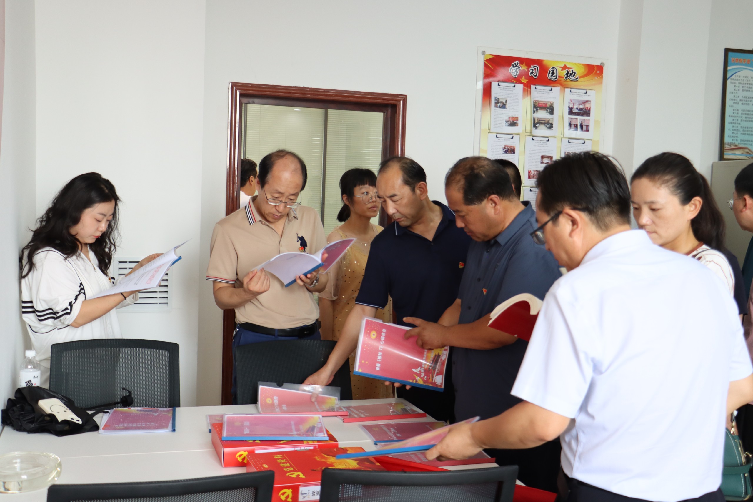 1691715427258564.jpg 8b85d62988511a3c31e8b2938e65c46.jpg